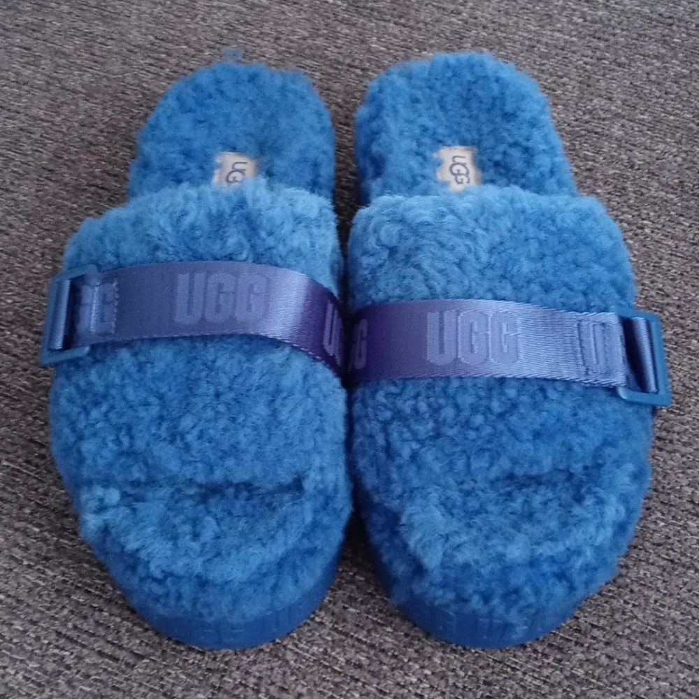 ๐UGG๐ - Fluffita Cobalt Blue Flatform Slipper - Picture 6 of 12
